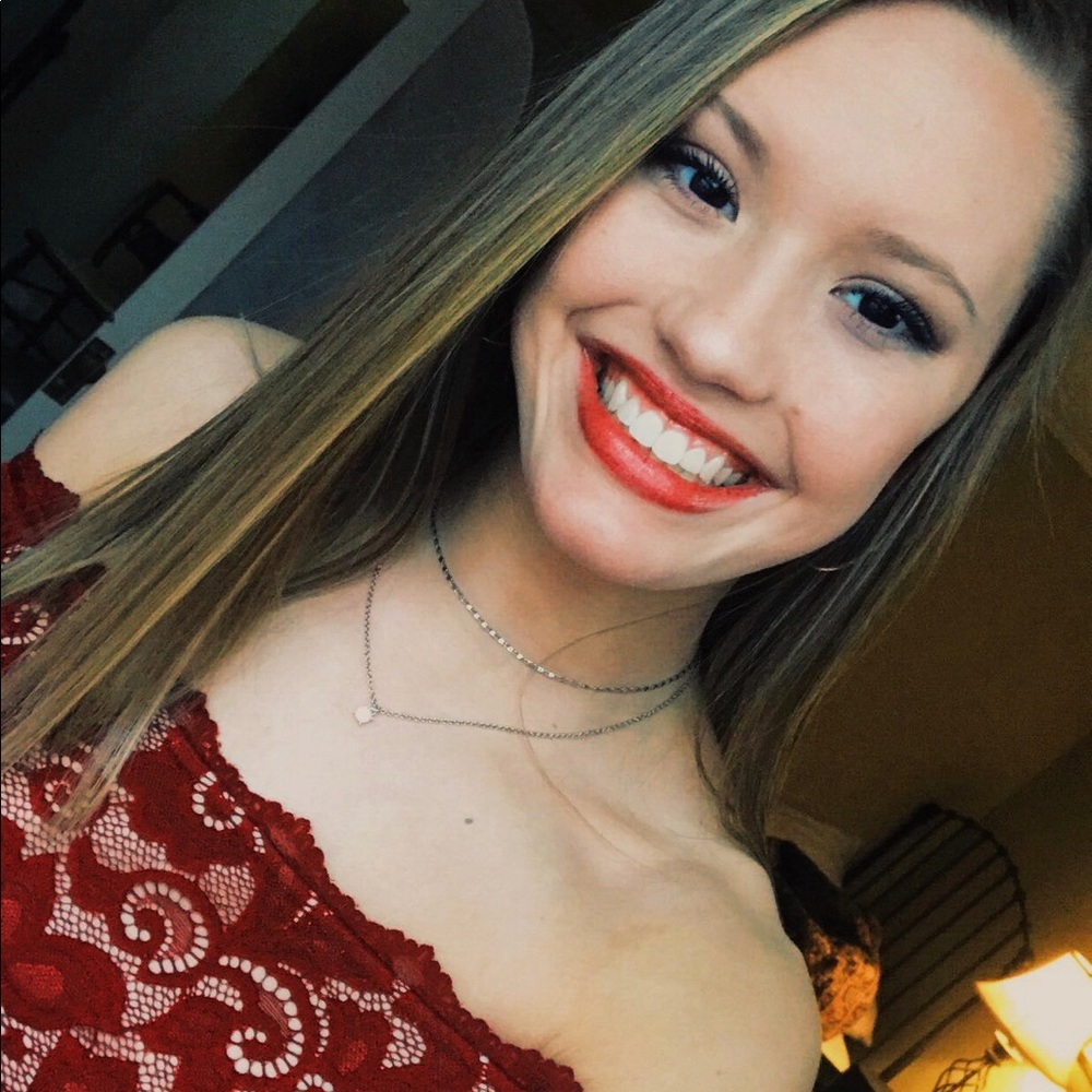 Meet your Posher, Emily